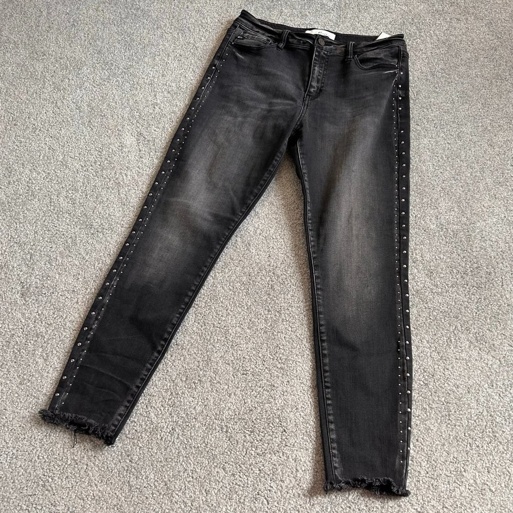 KanCan Laney Faded Stretchy Skinny Jeans in Black Size 29    - Z739